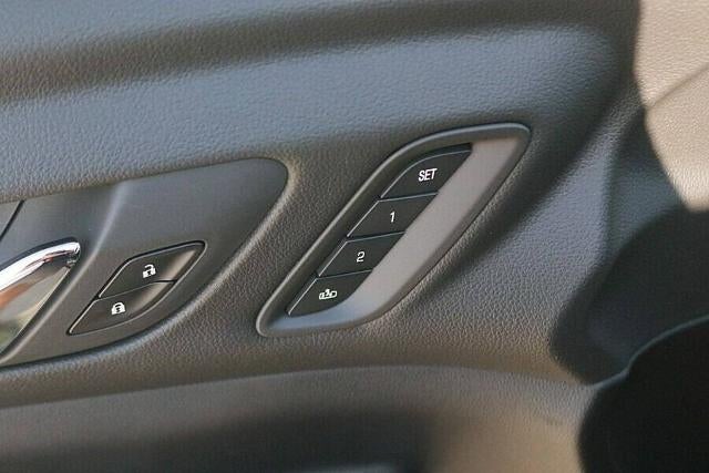 2022 GMC Acadia SLT